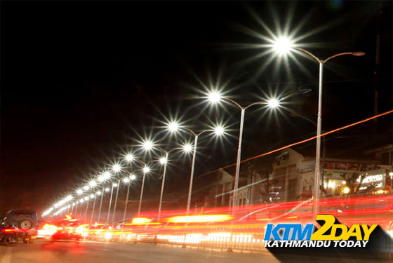 solar-powered-street-lamps