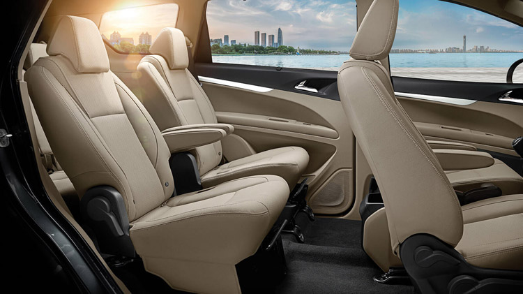 mahindra-marazzo-seating