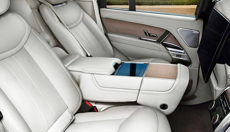 Range Rover 2022 rear seats